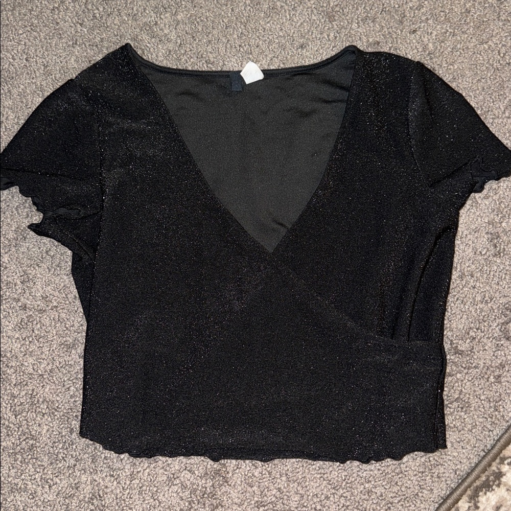 2 for $12 🎉 H&M Black Shimmer Crop Top